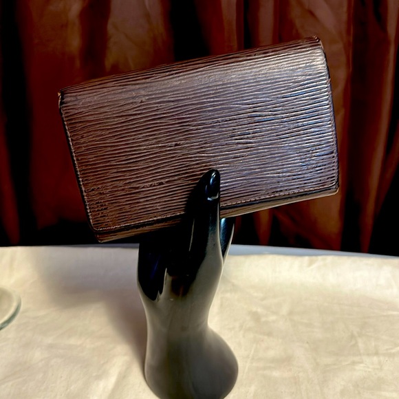 Louis Vuitton wallet. 5.75 x 3.5 deep brown color with dustbag. - Picture 2 of 10